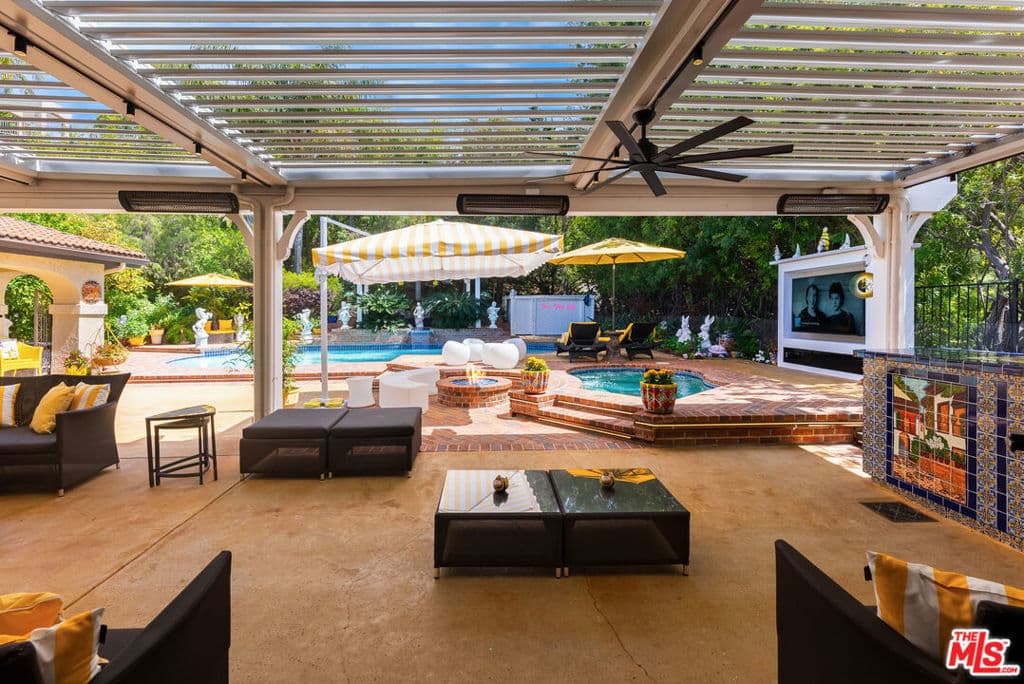 4152 Falling Leaf Drive