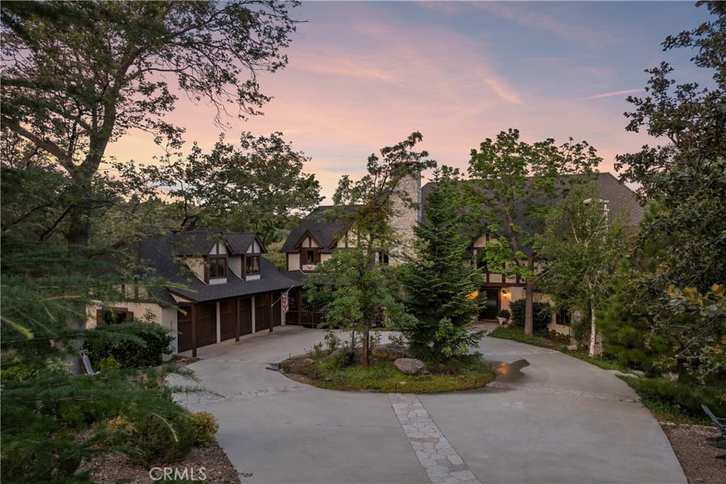 1611 Alberta Lane