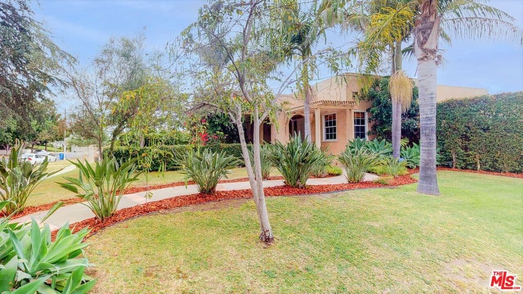 3501 Country Club Drive