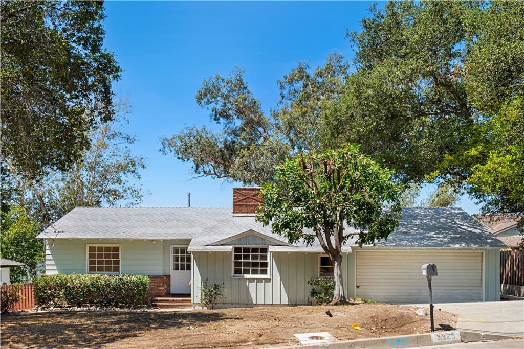 3325 Crestford