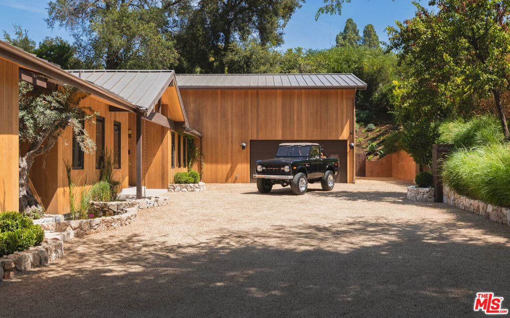 4146 High Valley Road