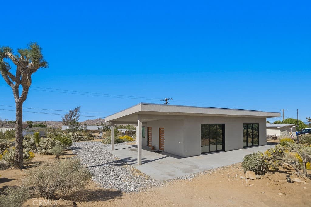 60194 La Mirada Trail