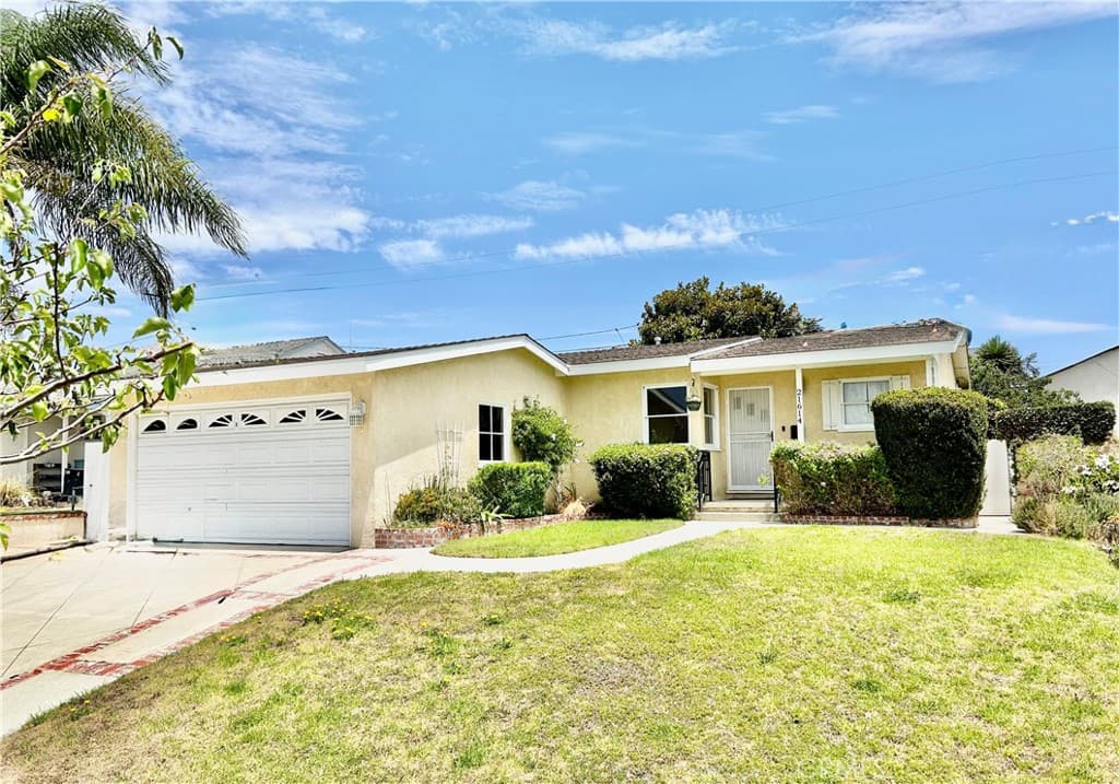 21614 Ellinwood Dr