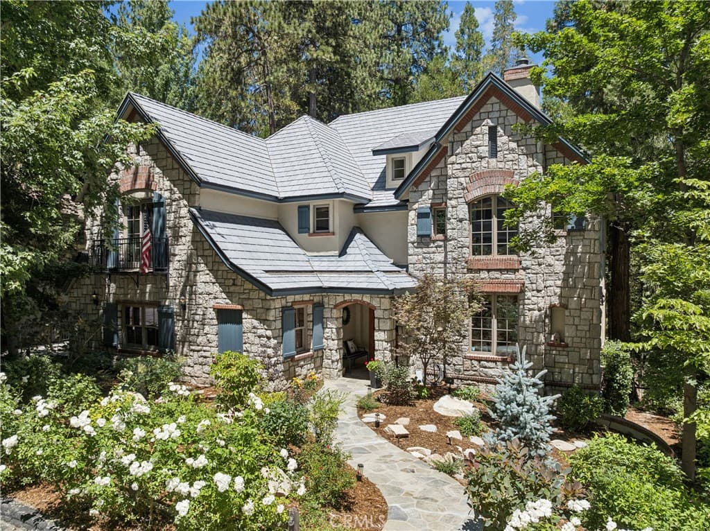 27489 Meadow Bay