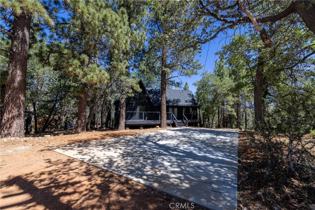 1592 Trinity Court