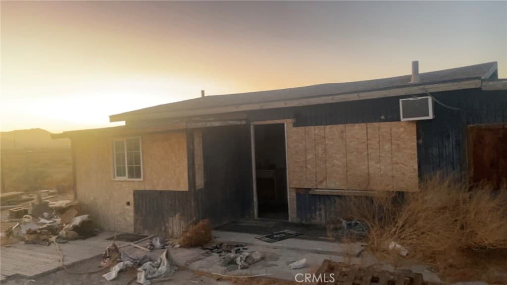 15220 Wolf Haven