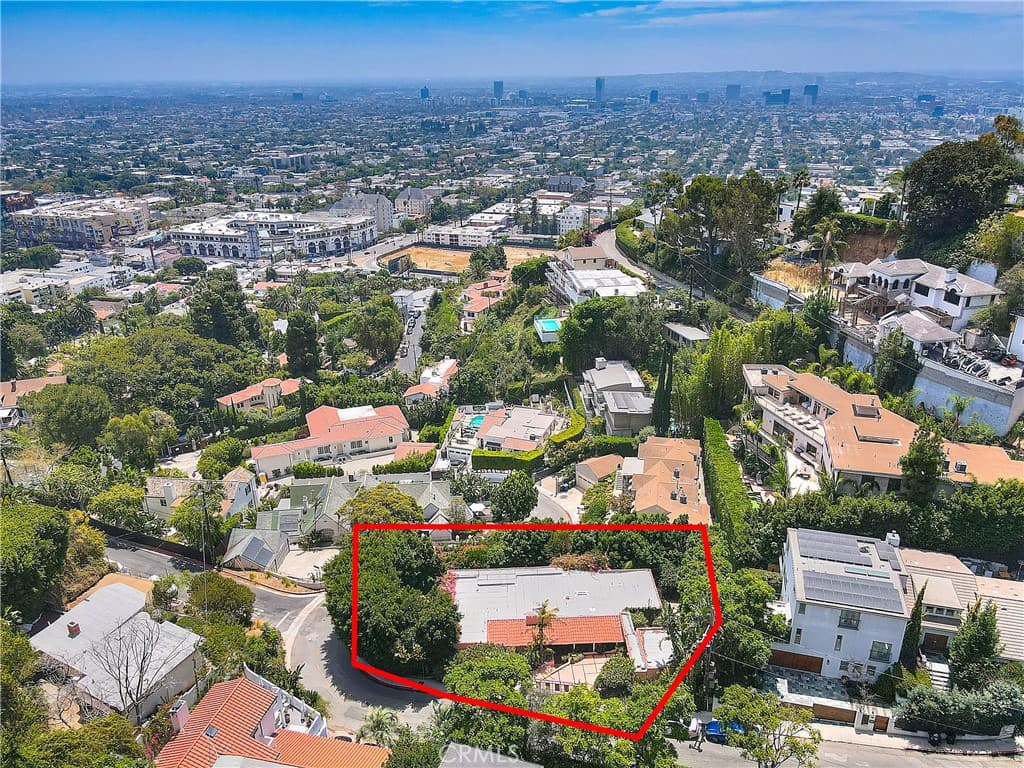 1641 N Crescent Heights
