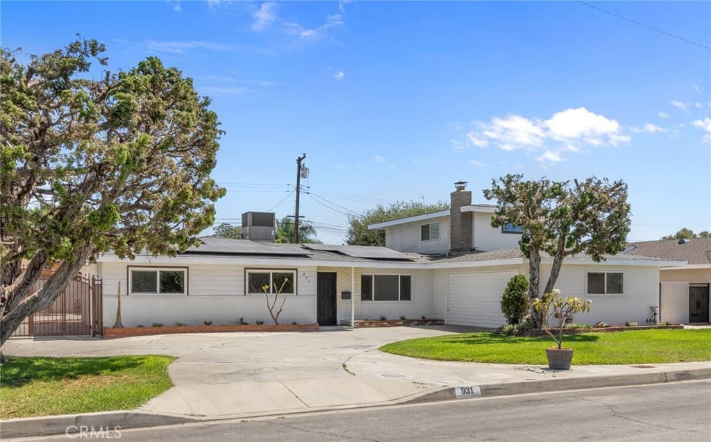 931 W Bainbridge