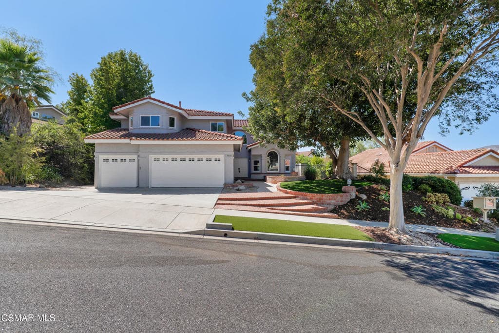 260 Goldenwood Circle