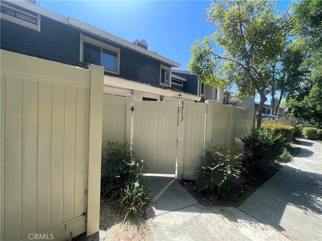 3517 Eucalyptus St