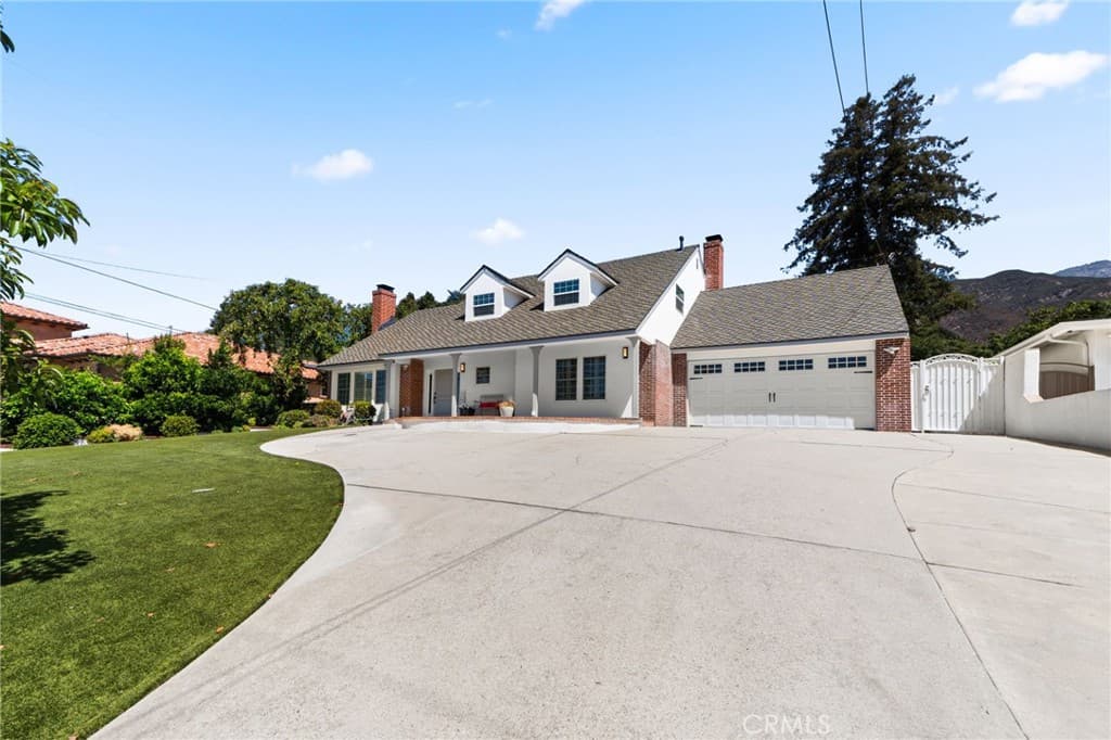 547 W 25th
