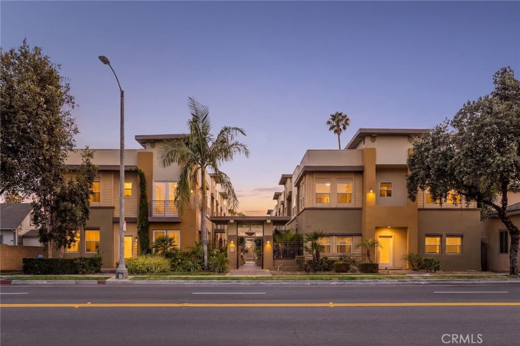 431 N Los Robles Avenue 2