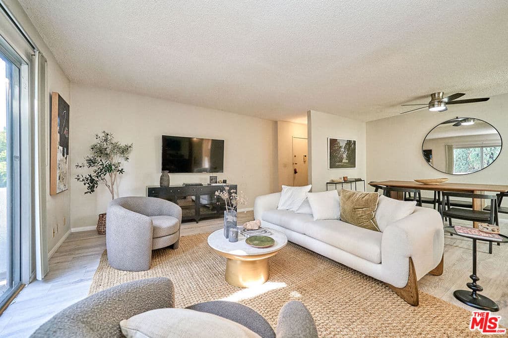 5437 Corteen Place 212