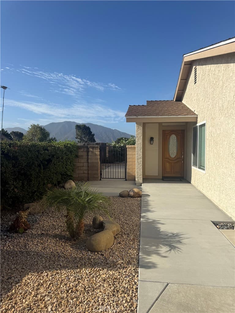 5176 Creekside Road