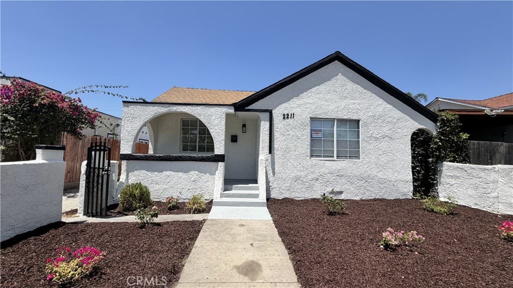 2211 S Sycamore