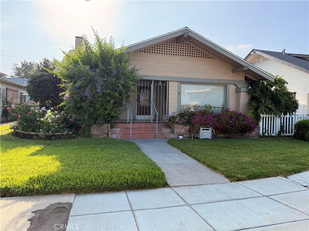 6226 Comstock