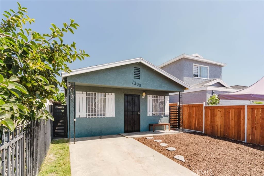 1309 W 131st Street