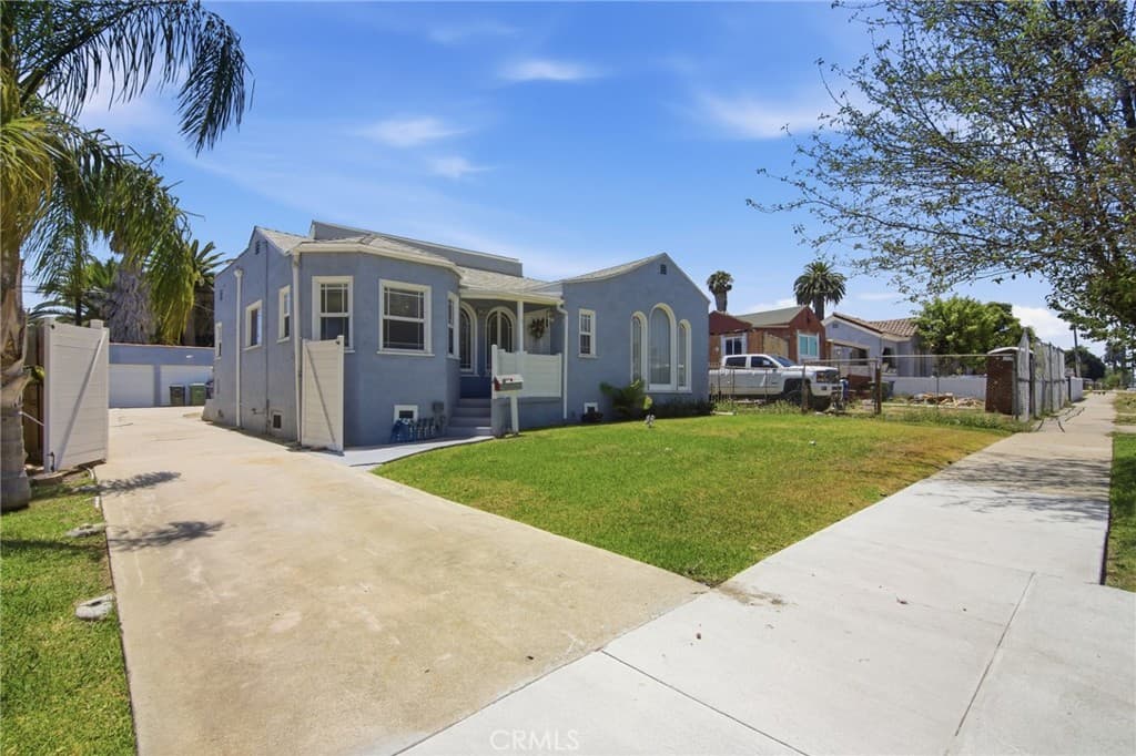 2142 W 73rd
