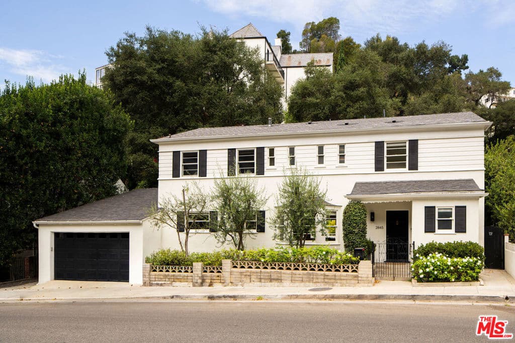 2845 N Beachwood Drive