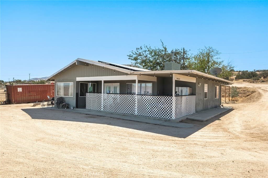 9459 Valley Vista