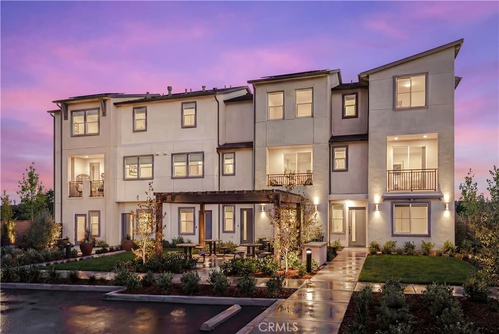 12720 Azure Way 27