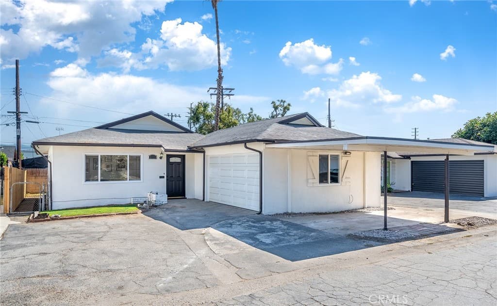 2211 1/8 Casitas Avenue