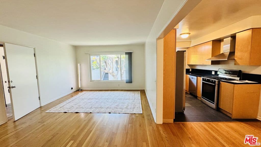 912 6th Street 8