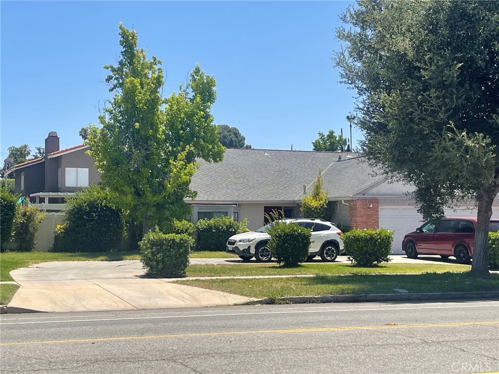 1229 W Olive