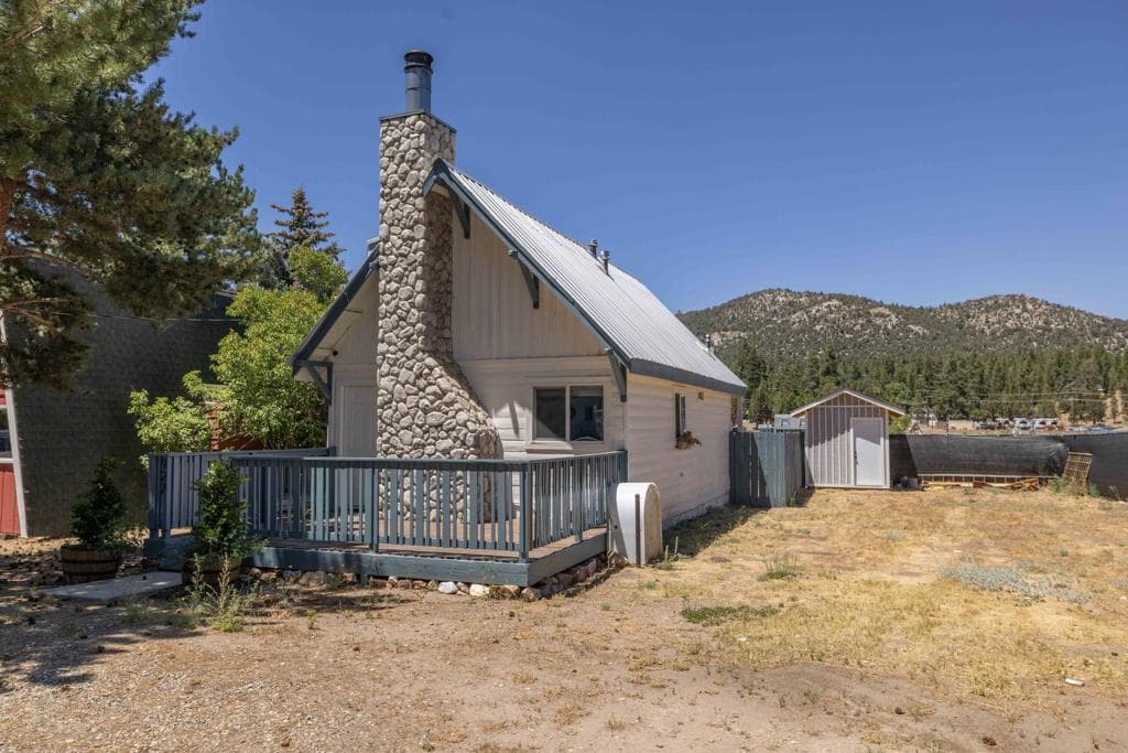 927 W Fairway Boulevard