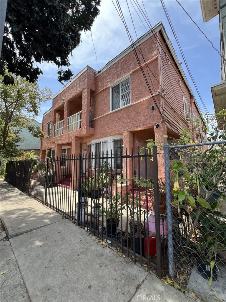 1943 Estrella Avenue