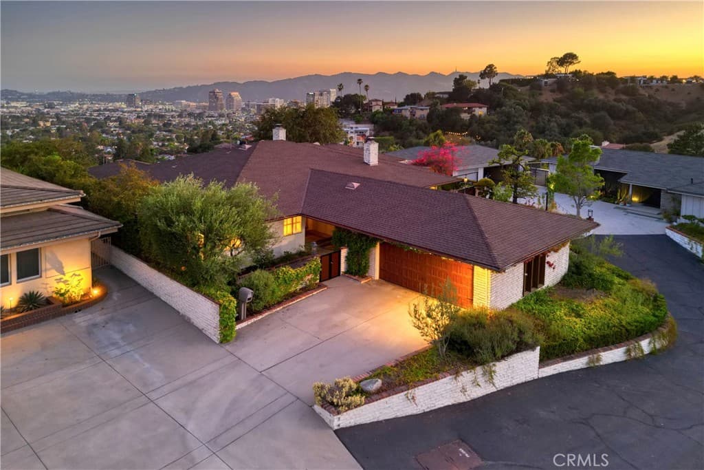 1625 Oakengate Drive