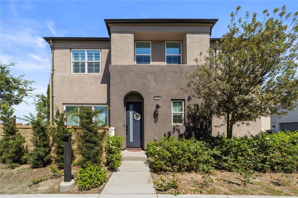 2502 E Stanley Paseo