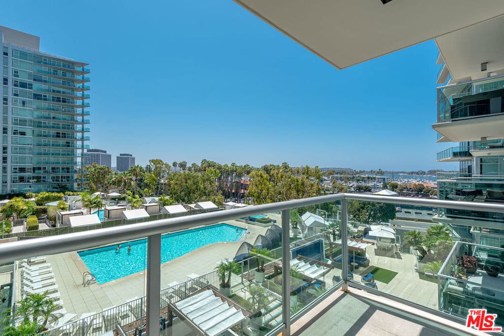 13700 Marina Pointe Drive 630