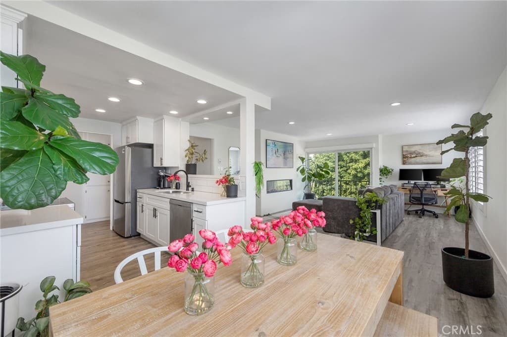 100 Loma Avenue 404