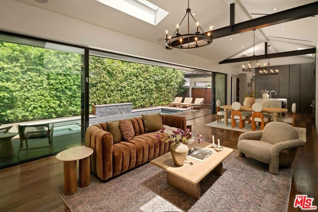 527 Norwich Drive