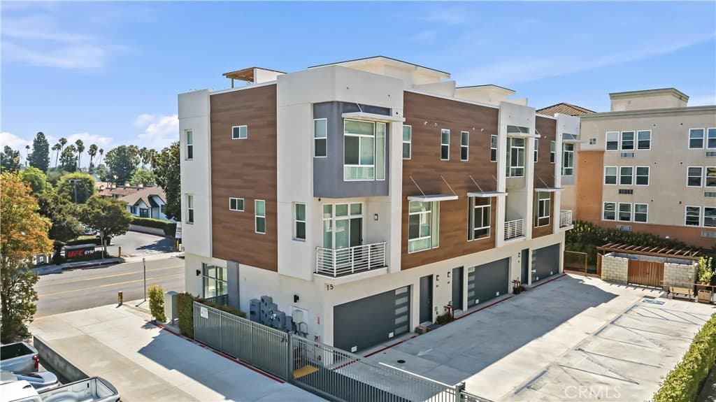15 S Chapel Ave B
