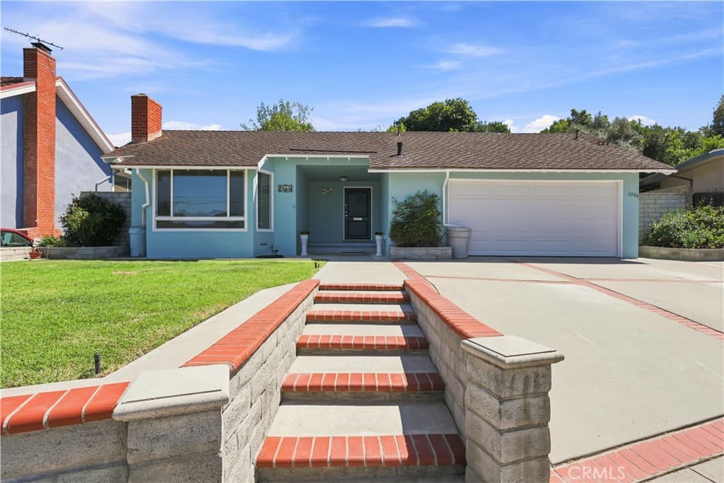 2080 Avenida Feliciano