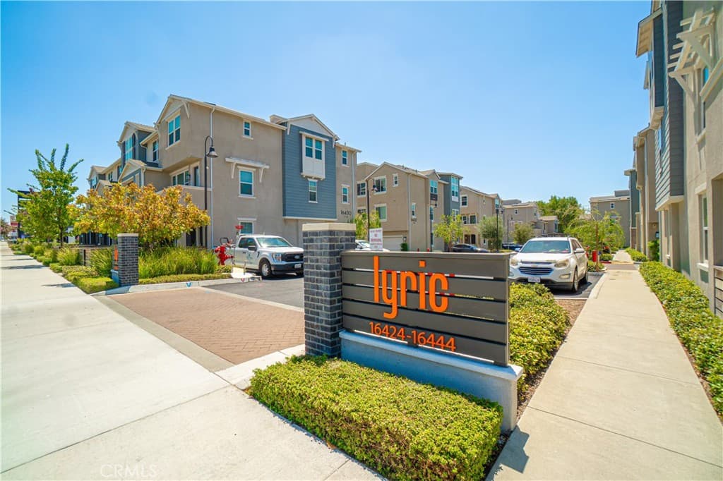 16434 Whittier #6 Boulevard