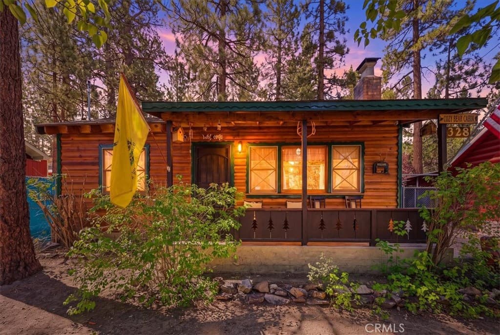 328 E Mojave