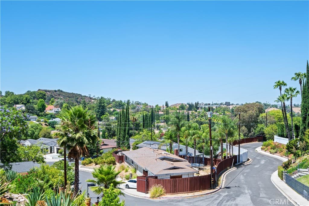 4319 Pampas Road