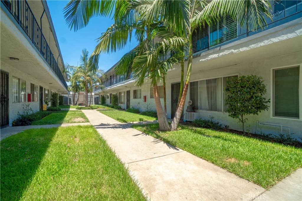 2890 E Artesia 60