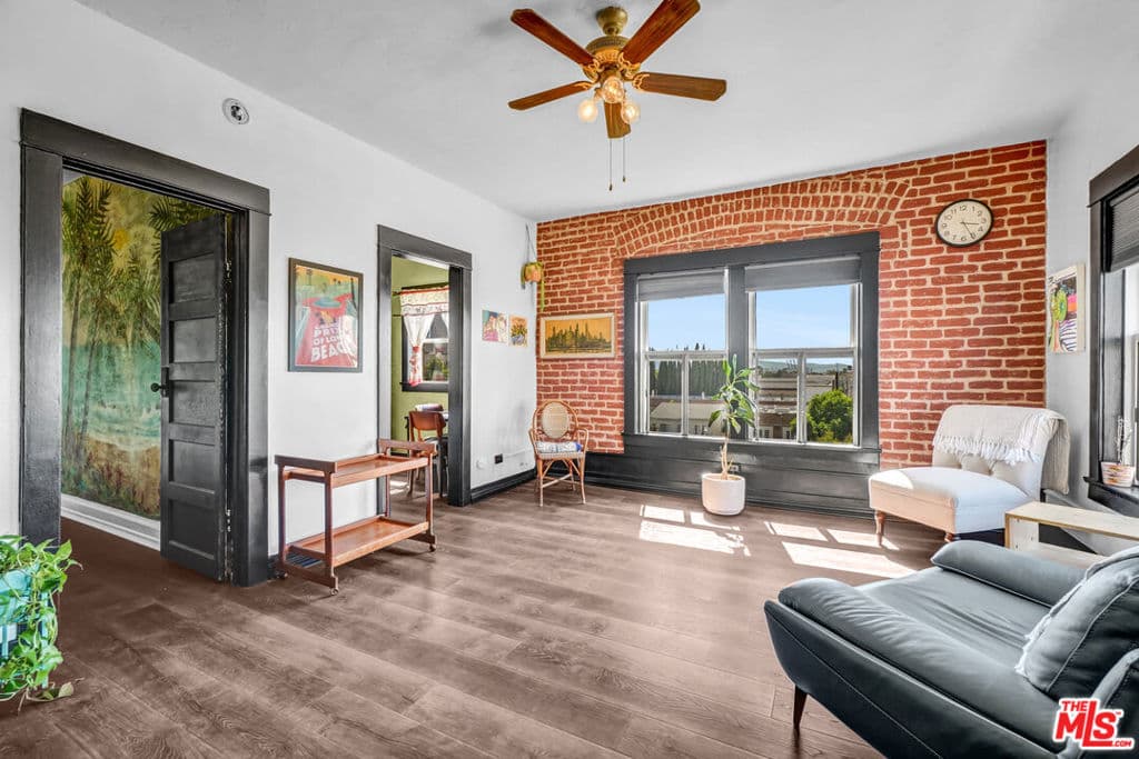 325 W 3rd Street 410