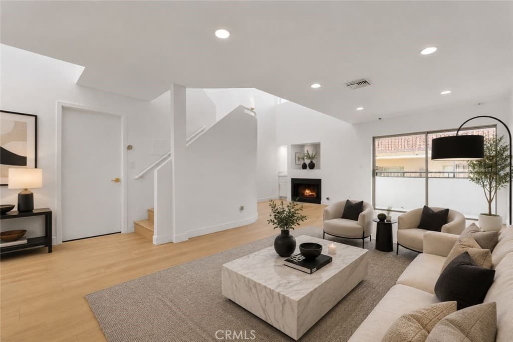 6036 Hazelhurst #C