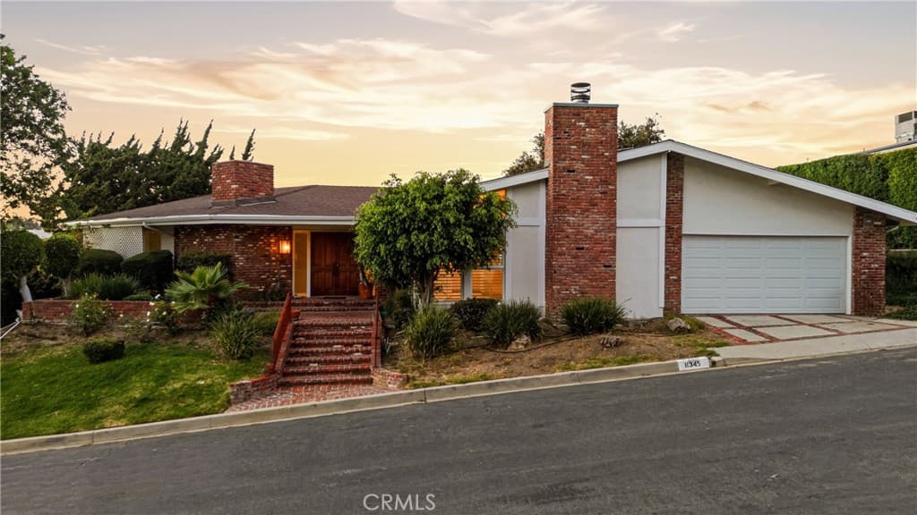 11345 Dona Lola Drive