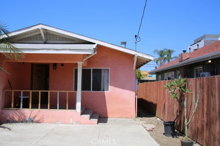1301 N McCadden Place