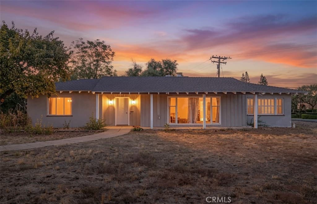 604 E Mariposa