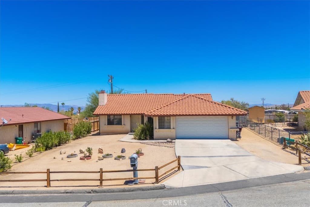 5775 Hall Ln