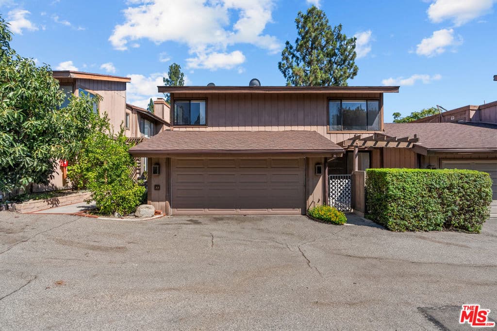 33 Northwoods Lane