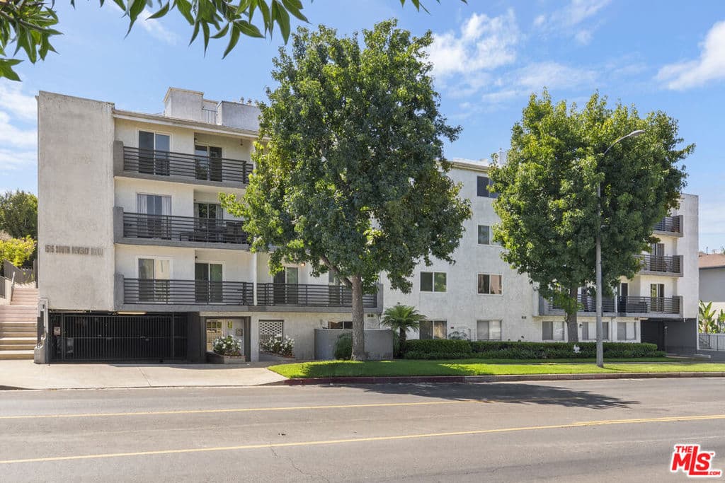1515 S Beverly Drive 201