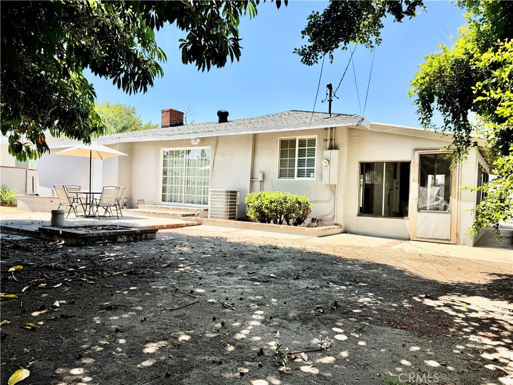1906 W Kenoak Drive